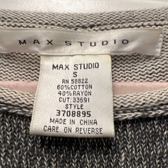 Max Studio Women’s Minimalist‎ Long Sleeve Crewneck Pullover Sweater Size S Gray - Picture 2 of 6